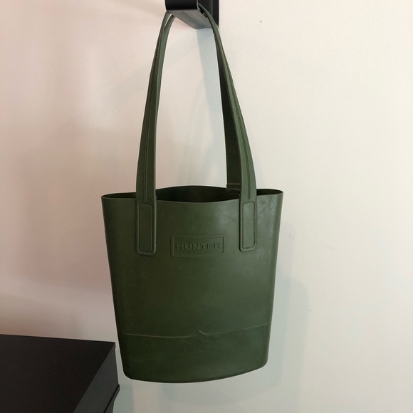 target handbags and totes